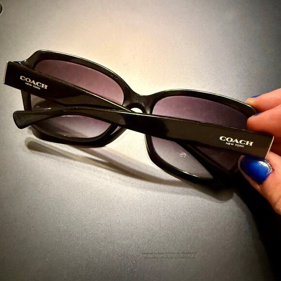 🎉HP!🎉Coach HC8160 Butterfly Black Frame Sunglasses with Case - Picture 6 of 9